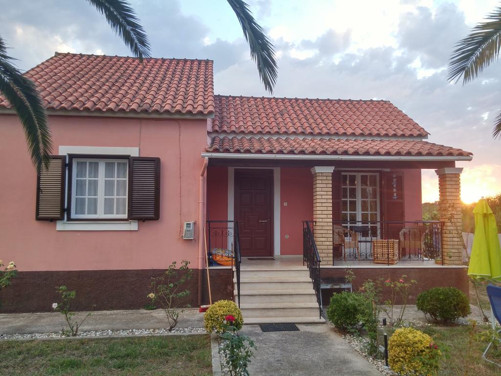Beautiful Nearby Beach House With Garden, Private Pool And Large Yard Сідарі Номер фото