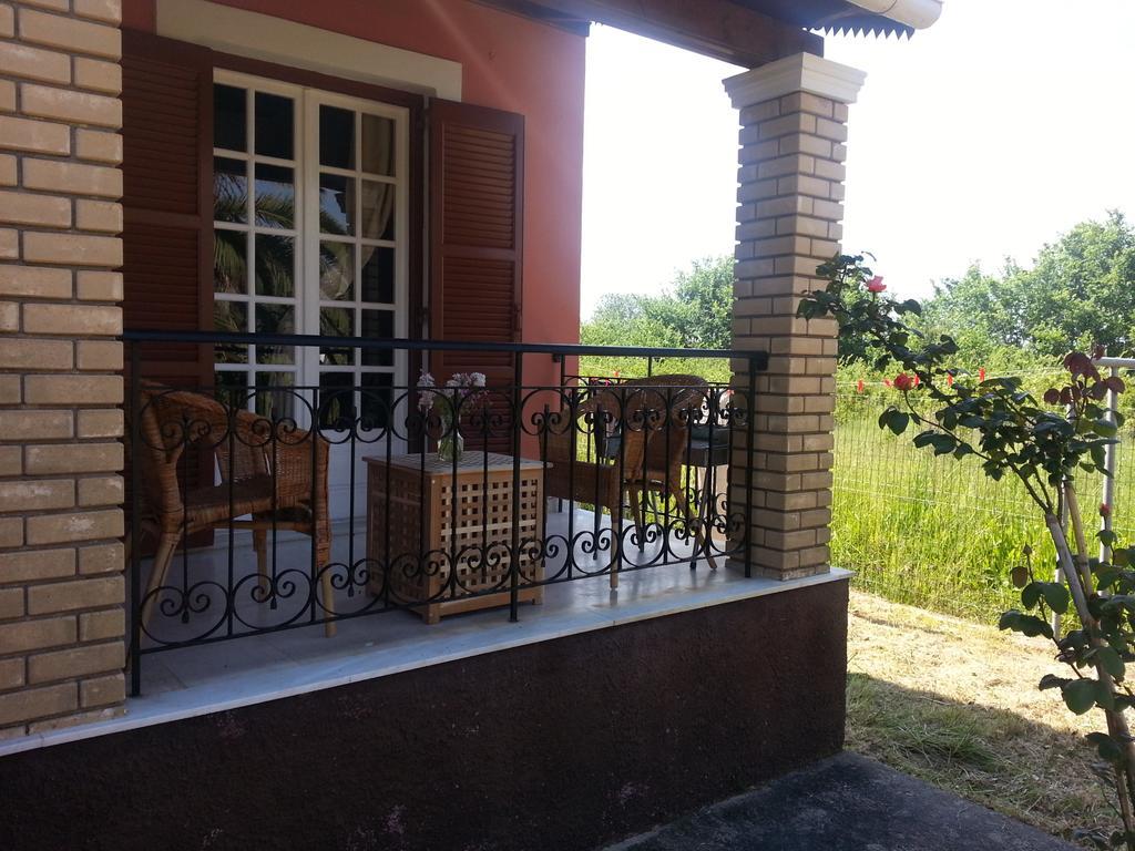 Beautiful Nearby Beach House With Garden, Private Pool And Large Yard Сідарі Номер фото
