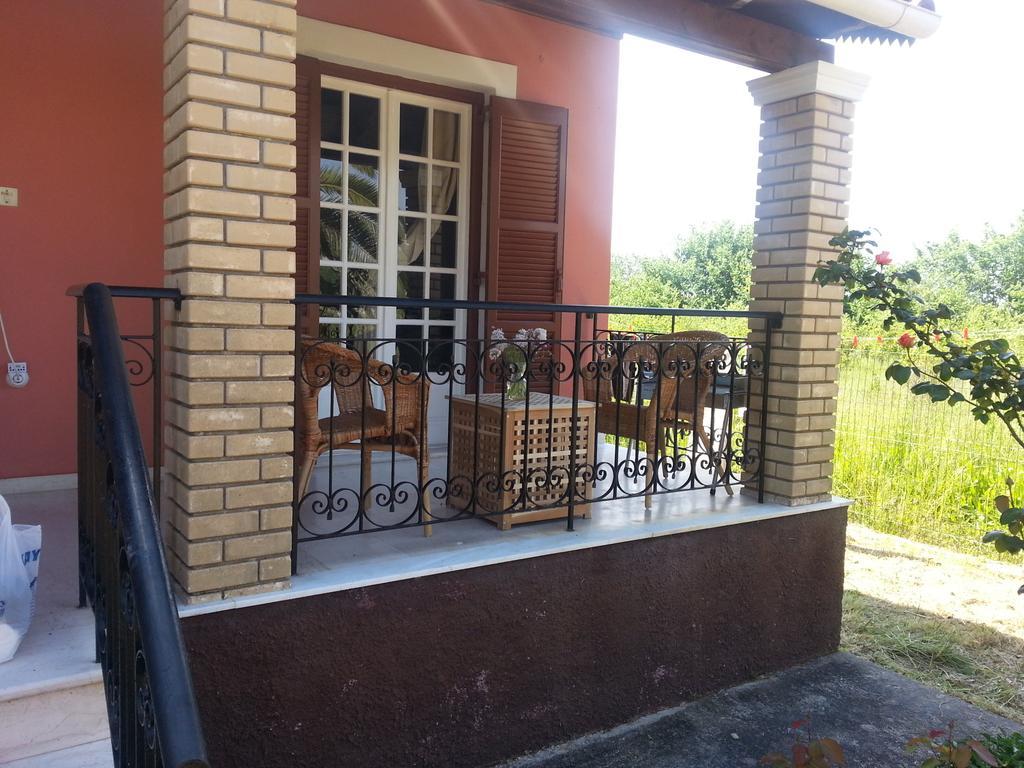 Beautiful Nearby Beach House With Garden, Private Pool And Large Yard Сідарі Номер фото